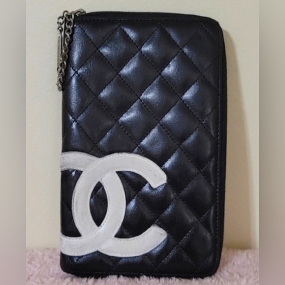 Authentic Chanel Zip Around CC Wallet/Organizer - Picture 1 of 5